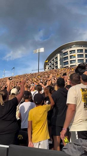 First Iowa Wave of the 2025 season. It’s all for the kids. 👋🫶 | University of Iowa