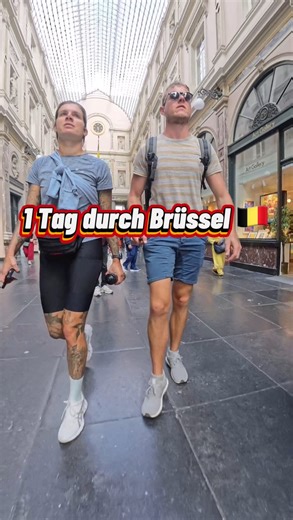 Mischi & Jölu 🇨🇭 | Vanlife & Sport on Instagram: "Brüssel – mehr als nur Waffeln & EU-Vibes! 🇧🇪✨ Zwischen goldglänzenden Fassaden am Grand Place, bunter Streetart und dem Duft von heissen Fritten an jeder Ecke – hier spürt man diesen Brüssel-Zauber, den man einfach erlebt haben muss. 💫🍟 💡 Insider-Tipp: Lass Google Maps aus und schlendere durch die kleinen Gassen rund um Sainte-Catherine – da schlägt das echte Herz der Stadt. ❤️ Wer war schon da? Und wer plant den nächsten Citytrip? 👇 👉