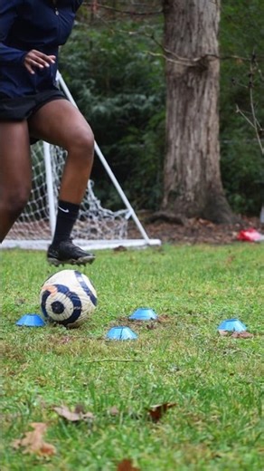 Tuesday Touches ⚽️ #soccer #football #training #ballmastery #footwork #satisfying #asmr