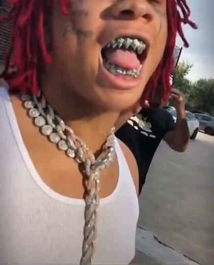 Iced Out Grillz and Cuban Link Chains for Rappers: Hip Hop Jewelry Trends