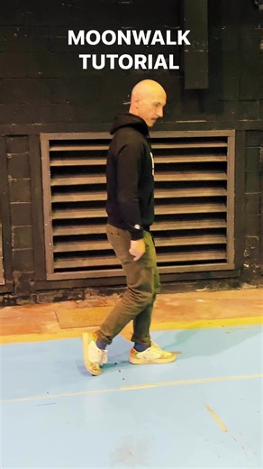 3M views · 41K reactions | #moonwalk #tutorial #michaeljackson | Maccio Capatonda | Facebook