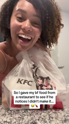 Looks like my cooking is finger lickin good.. 😏🍗 #couples #couplesprank #couplegoals #boyfriendprank #boyfriend #couple