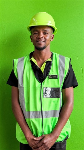 Your old electronics aren’t just clutter. From laptops and PCs to circuit boards, phones and cables, recycling with AST means more than just clearing space. It means: ✨ Extra income in your pocket ✨ Recovering precious metals and materials Our team is here to remind you that every device has value. Don’t let it sit in a drawer - let AST Recycling give it a second life. 🚛 Free e-waste collections nationwide. 📲 Book your collection today and start recycling the smart way. 📍Johannesburg: 52 11th