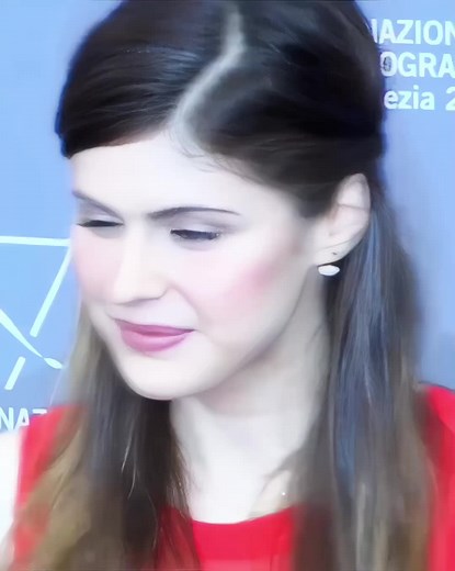 Stunning Eyes of Alexandra Daddario