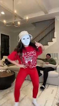 LMAO💀 Why did my feet clap like that😂