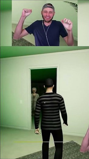 SSundee gets trapped by the ghost