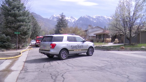Firefighters battle house fire in Sandy, smoke visible | ABC4 Utah