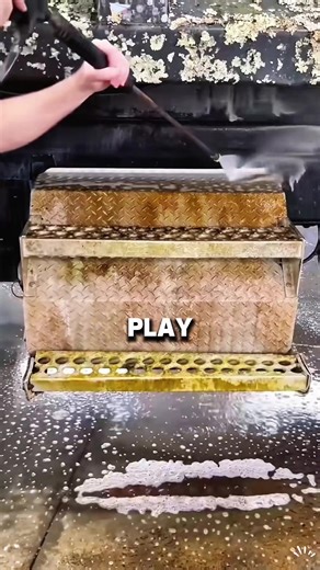 Olas just wandeing off at Disneyland Paris at the New World of Frozen coming next March! Beyond cute#disneyland #WorldOfFrozen#frozen #disneyadventureworld#disneylandparis