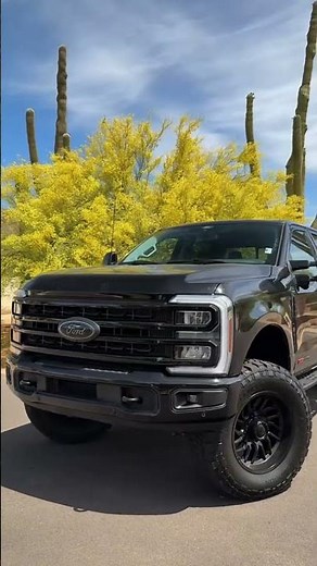 Lifted Ford F350 Super Duty Tremor