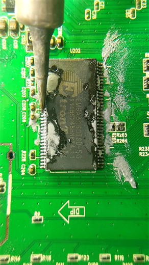 Resoldering Corroded IC Pins #shorts