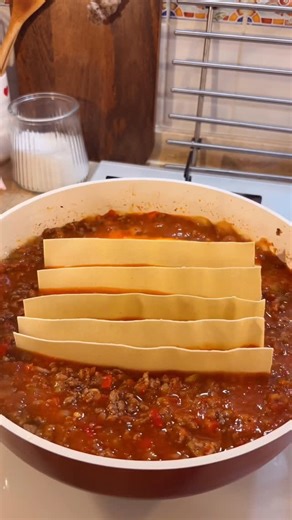 Eda Balık on Instagram: "Easy Homemade Lasagna 🤤 #food #homemade #cooking #kitchen #foodie #viral #bake #foodlover #pasta"