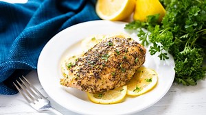 The Best Baked Lemon Pepper Chicken takes just minutes to get in the oven for an easy weeknight dinner that the whole family will love! ✅ RECIPE: https://thestayathomechef.com/baked-lemon-pepper-chicken/ | Recipes