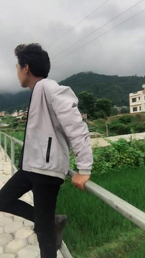 Behuli bani basnu timi janti liyara aaula🤪❤️