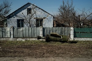 Why Disarming Unexploded Bombs in Ukraine Is Nothing Like ‘The Hurt Locker’
