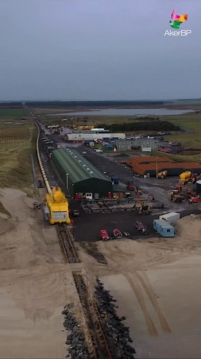 Get ready for another spectacular bundle launch operation. 🎬 The second Yggdrasil bundle, the north bundle, has now been successfully installed offshore in the Munin area. 📏 7.6 km of engineering brilliance 🔹 Two towhead structures. Pipelines, active heating system and control lines - all integrated into a single carrier pipe. 🚢 Towed 470 km from Scotland to the Yggdrasil area Delivered from Subsea7’s fabrication site in Wick, Scotland, the bundle was fully tested before launch. It is ready