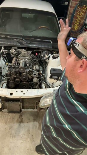 L67 is officially in the Ute. #holden #automobile #mechanic #commodore