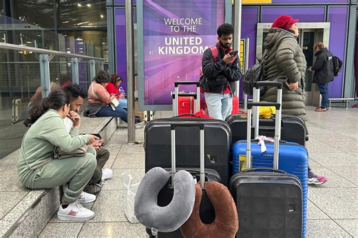 Heathrow closed: Flights to resume today after 200,000 passengers hit by 'unprecedented' chaos