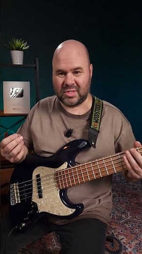 A nice budget five-string jazz bass from @jet_guitars, a quick #testdrive