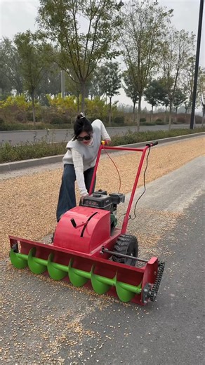 #SnowRemovalEssentials #SnowThrower #SnowRemovalMachine #RoadClearingsnow machine