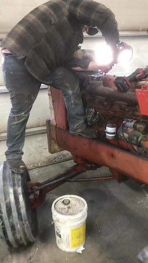 Turbo install on an old 283 cubic inch non turbo engine..think the rods will stay in the block #farmtoc #turbo #gotboost #1650cockshutt #diesel | Tractor guy