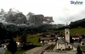 Marvelous time lapse taken on the old town of #Colfosco. Watch in just 1 minute of video how charming the clouds and the weather changing are! Enjoy this view in live #webcam clicking on ➡ http://www.skylinewebcams.com/webcam/italia/trentino-alto-adige/bolzano/colfosco-alta-badia.html | SkylineWebcams