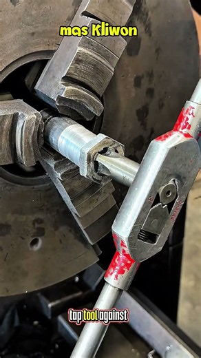 Fast and Precise Internal Threading on a Lathe Machine#shorts #automotive #machine #engineering #diy