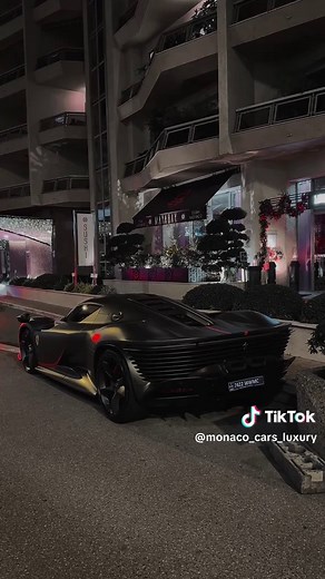 Carlos Sainz Unveils His New Daytona SP3