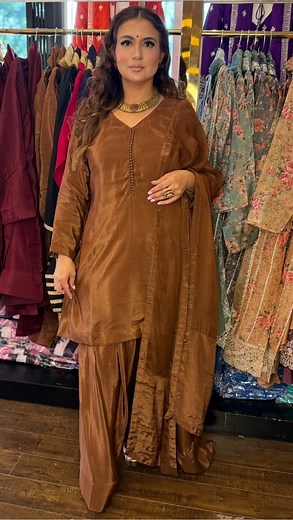 Simran Exclusive on Instagram: "PRODUCT NAME - STARBUCKS DISHEEN CRAPE-Farshi. PRICE - $85+TAX SIZES 38 - 50 ORDER ON APP FOR 10% off DOWNLOAD APP SIMRAN EXCLUSIVE CLOTHING 📍SURREY STORES AND WORLDWIDE SHIPPING 🫶♥️ WWW.SIMRANEXCLUSIVE.COM"