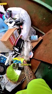 I found Nike and a Destroyed purse dumpster diving #dumpsterdiving #nike #purse #reels | Dumpster Dive King