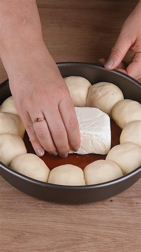 9.2K views · 62 reactions | The most loved pizza in Italy! From now on I'll only do it like this | Easy Recipe | Facebook