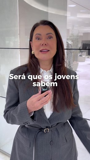 Será que os jovens sabem vestir uma mulher de 56 anos? 👀 #batalhafashion #iarasanny