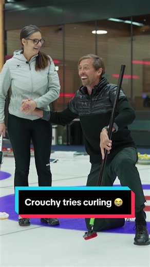 Peter Crouch Tries Curling with Joe Cole's Expertise