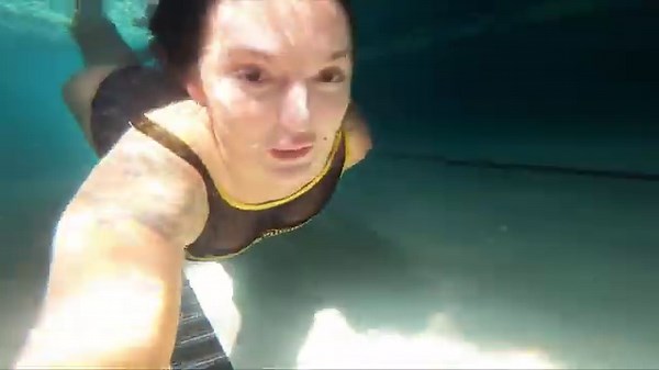 SUNLIGHT EARLY MORNING AQUA COUPLE SWIM CHALLENGE, BREATHE HOLDS! GREAT HD VIEWS