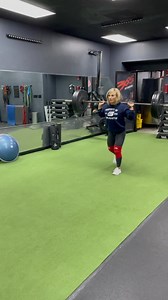 Barbell walking lunges always seem to do the trick 😎💪💁🏼‍♀️ 🟢@ironrebel knee sleeves Brooke10 at checkout 🔵fueled by @granitesupplements Brooke10 at checkout #granitesupplements #ironrebel #brookewalkerfitness #ifbb #hdphysiques #wpd #womensphysique #npcmidwest #girlswholift #powerlifting | Brooke Walker