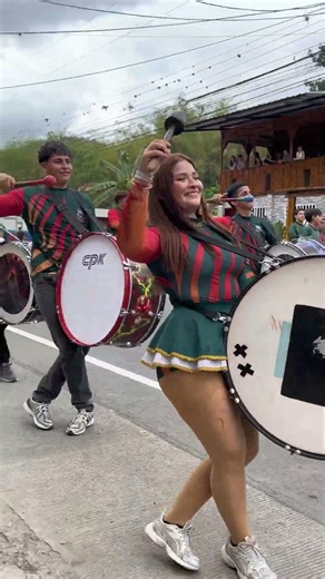 Beautiful Girl Dancing with Amazing Energy 💃 | Must Watch! #beautiful #dance #viralvideo