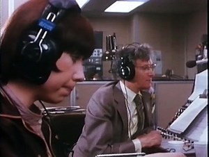 Shoestring S01e01 - Private Ear