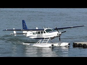 Cessna 208 Caravan Seaplane Landing