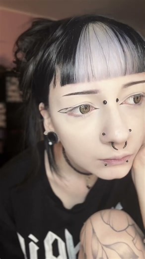 Goth makeup tutorial 🖤🦇 #makeuptutorial #makeup #gothmakeup #goth #gothicmakeup #altmakeup