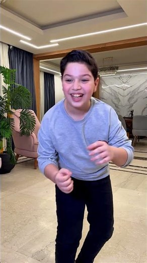 السنافر يأخذون الحلوى 😂 #funny #Sigma