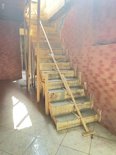 Hoje mais uma escada entregue , amanha tem mais