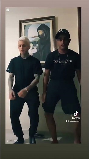 mc pedrinho dançando