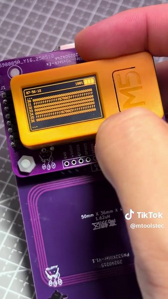 Use IMU for tag dump scrolling on M5StickC devices. And when close to 70 degrees it will jump to the tail or head. #m5stack #arduino #rfid