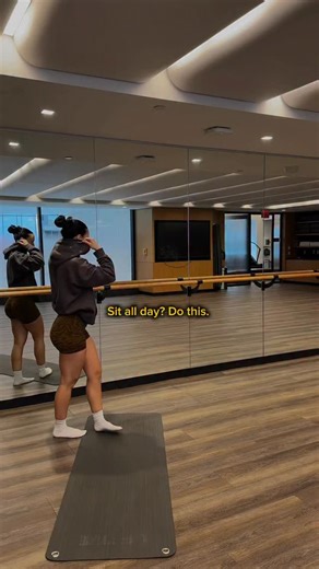 Back/neck tension? Lets decompress💆🏻‍♀️ This is a quick little series to open up the trunk. Exhale as you sink into each stretch. If you sit all day at a desk/car etc, I also suggest my most recent video on lower back pain. We are not meant to live such sedentary lives. Keep up with regular movement and mobility💞 ✨1:1 Personal Training & Online Coaching 🔗'd in my bio ✨ | Anne Evans Cody Fit