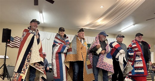 Iowa veterans receive Quilts of Valor from Gold Star mothers during musical tribute