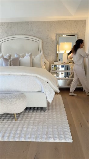 During the holiday season, I'm able to enjoy being away without worrying thanks to @simplisafe! #ad