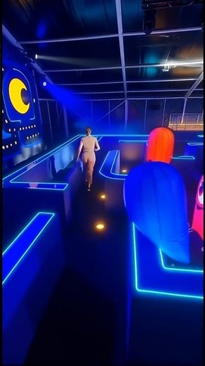 Life-Size Pac-Man Maze! We need this here in Detroit! 🟡👻
