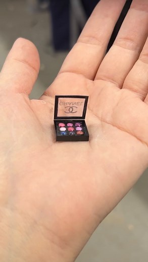 Anna | Make a Mini Makeup Palette with me using a Lego! 😎 Full detailed tutorial is in my highlights. P.S. Diddy sucks. #miniature... | Instagram