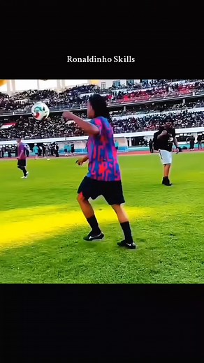 Ronaldinho Freestyle Skills: Juggling, Tricks, and Training