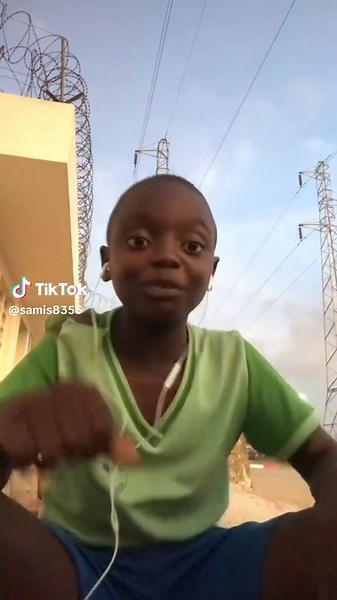 Bazo Euro : Je suis venu pour jouer au ballon