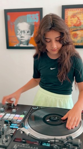 Scratching on classics always a good idea! @DJ Corner Official @AlphaTheta / Pioneer DJ USA @Pioneer DJ Global #scratch #scratching #turntable #turntablism #turntables #dj #deejay #djs #realdj #realdjing #skratch #pioneer #pioneerdj #pioneers11 #pioneerplxcrss12 #hybridcreativity #djcity #dubai #dubaidj #scratchvideo #femaledjs #seratodj #seratodjpro #nike #teamnike #djmichelle #hiphop #hiphopmusic